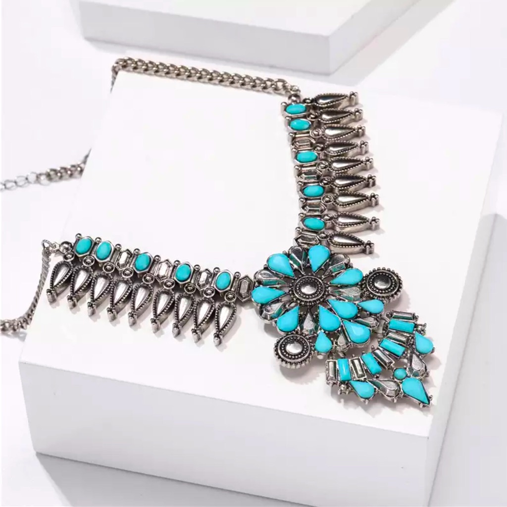 Turquoise Stone Antique Silver Statement Necklace 13$